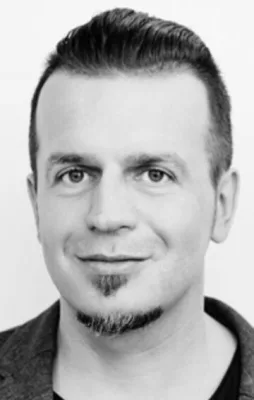 Марчин Врона